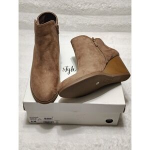 Style & Co Sz 8 M Wedge Heeled Booties Taupe New Wynonaaf style women's shoes